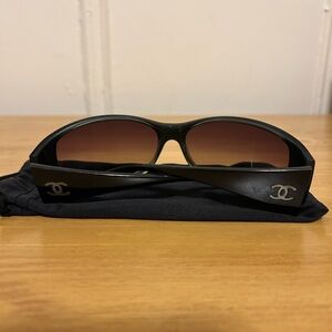 CHANEL Sunglasses 5087-H 805/13 Made in Italy Black Frame Brown Gradient Lenses